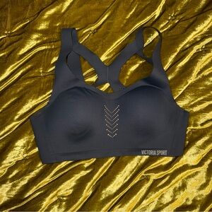 Victoria’s Secret angel max sports bra